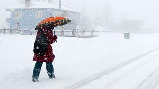 Son dakika: Valilik ve AKOM akşam saatleri i&ccedil;in uyardı: İstanbul'un 9 il&ccedil;esinde kar alarmı