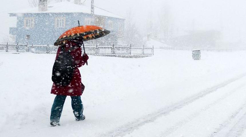 Yeni yıla giriş yaparken Meteoroloji Genel Müdürlüğü'nden yılın ilk gününe ait hava tahmini geldi... 