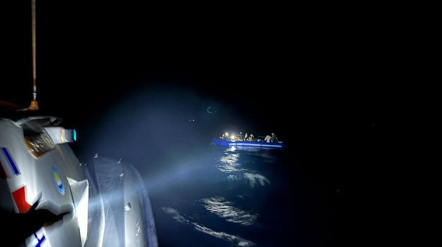 Çanakkale açıklarında 45 düzensiz göçmen yakalandı