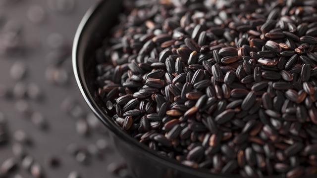 Siyah pirinç nedir, nasıl pişirilir? Siyah pirinç ile neler yapılır? Siyah pirinç ne kadar sürede pişer?