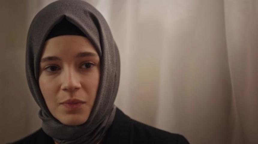 Yaşı tartışma konusu olmuştu! Kızıl Goncalar'ın Zeynep'i Mina Demirtaş O Ses Türkiye'de gerçek yaşını açıkladı! Kimse inanamadı