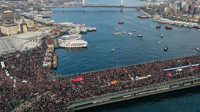 İstanbul'da tarihi buluşma: Yüz binler yürüdü...