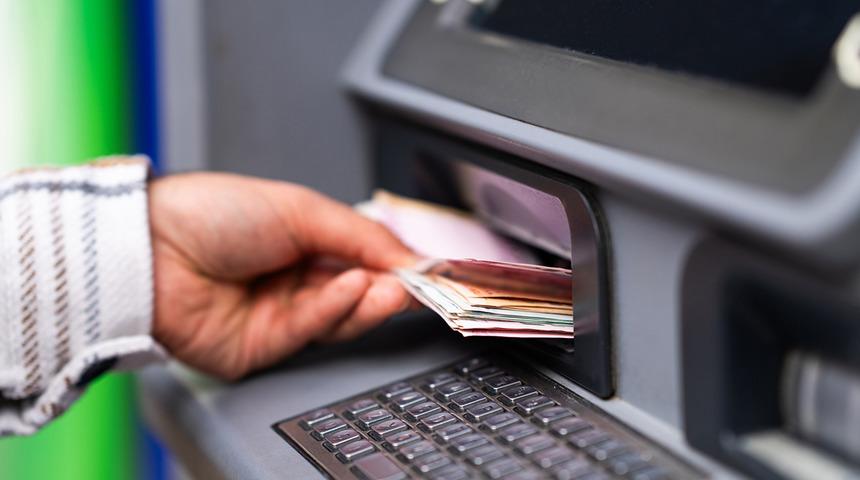 Bankalar hazırlıklarına başladı! 2025 yılı ATM'lerde yenilikleri ile geldi... Para çekme limitleri tamamen değişiyor! 