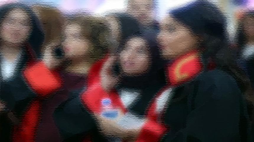 FET&Ouml;'n&uuml;n 'mini etek ablası' her şeyi itiraf etti! 