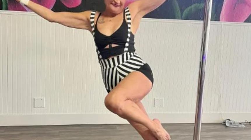 Yaşına kimse inanamıyor! 75 yaşındaki direk dansı yaptığı anları paylaştı: "Bu çok utanç verici"