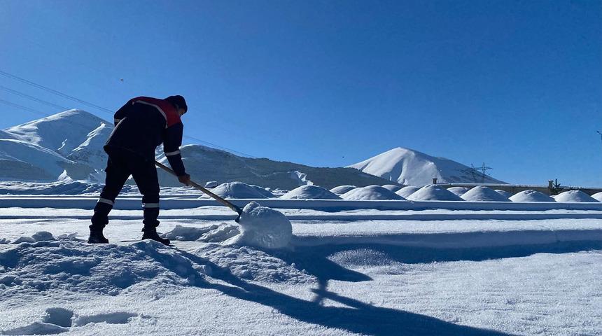 Erzurum adeta dondu! -24,6 ile buz kesen hava Palandöken'de kış tatilcilerinin keyifli vakit geçirmesini alıkoyamadı