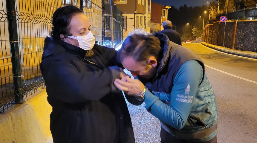 Yeni yılın ilk saatlerinde altın dolu çanta buldu! İçinde yaklaşık 300 bin TL değerinde para ve altın olan çantayı sahibine teslim etti
