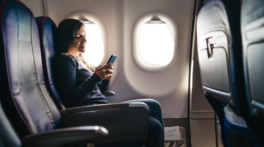 Uçaklarda telefon neden yasak? Uçaklarda telefon neden kapatılır? Uçakta telefon açık olursa ne olur?