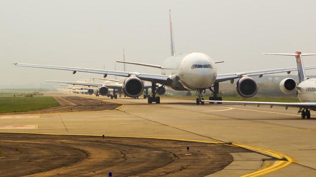 Uçaklar nasıl geri geri gider? Uçaklarda geri vites var mı?