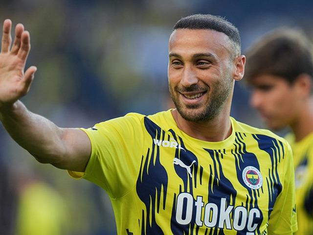 Fenerbahçe'de Cenk Tosun'a Süper Lig ekibi talip oldu! Görüşmelerin başladığı esnada milli futbolcudan net cevap geldi