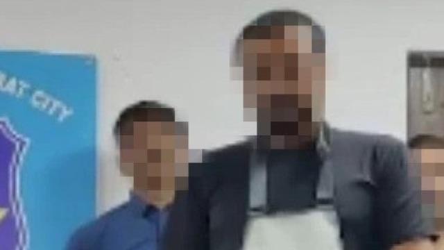 Akılalmaz olay! Gözünün yaşına bile bakmadan elinin dört parmağını kesti... Nedeni şaşkınlık yarattı: İşten ayrılmak istiyormuş 