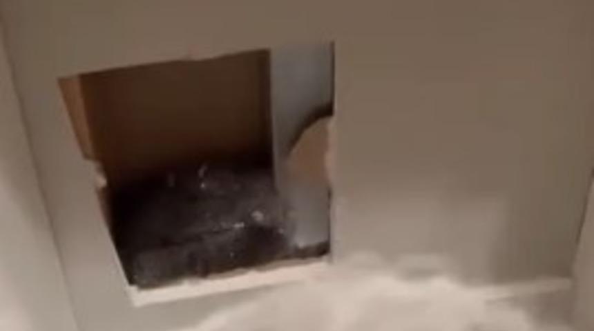 Evinin duvarından garip sesler duydu! Duvarın arkasını araştırınca inanamadı: "Kaynağının ne olduğunu görünce şok oldum"