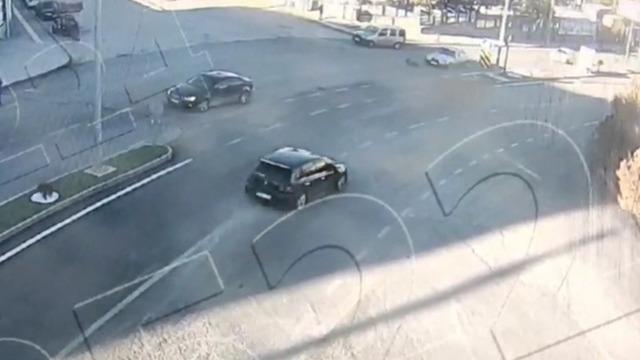 Biri çarptı diğer ikisi üstünden geçti! Mardin'de korkunç kaza anbean kameralara yansıdı...