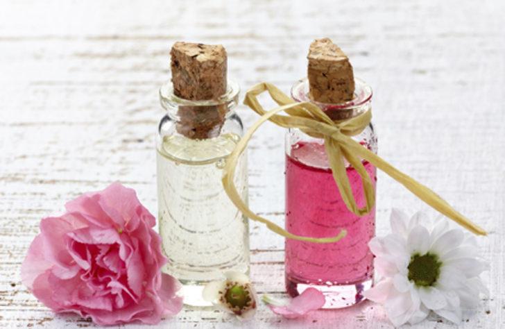 Kırışıklıkları &Ouml;nleyen Doğal Cilt Bakım Yağları