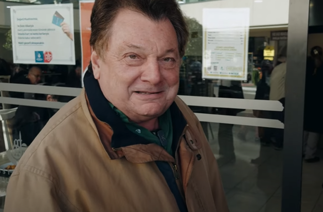 Kent Lokantası'nda eşiyle yemek yedi! Vedat Milor'un yemeklerle ilgili yorumları gündem oldu! Beğendi mi?