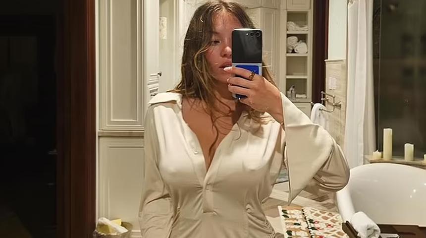 Sydney Sweeney jet ski üzerinde sere serpe uzandı! Pozuyla olay oldu