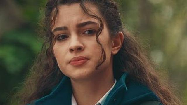 19 yaşındaki Su Burcu Yazgı Coşkun pozlarıyla olay oldu! Süper minisiyle boy gösterdi