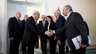 Bahçeli eliyle “Sakın” deyip konuyu hemen kapatmış! DEM Parti görüşmesinde ilginç iddia: “Bir daha adını bile telaffuz edememişler” 