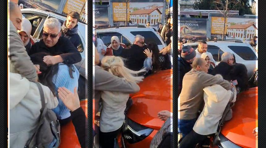 Saç saça baş başa kavga! Trafikte başlayan tartışma bir kadının diğerini ezmeye çalışmasıyla devam etti...