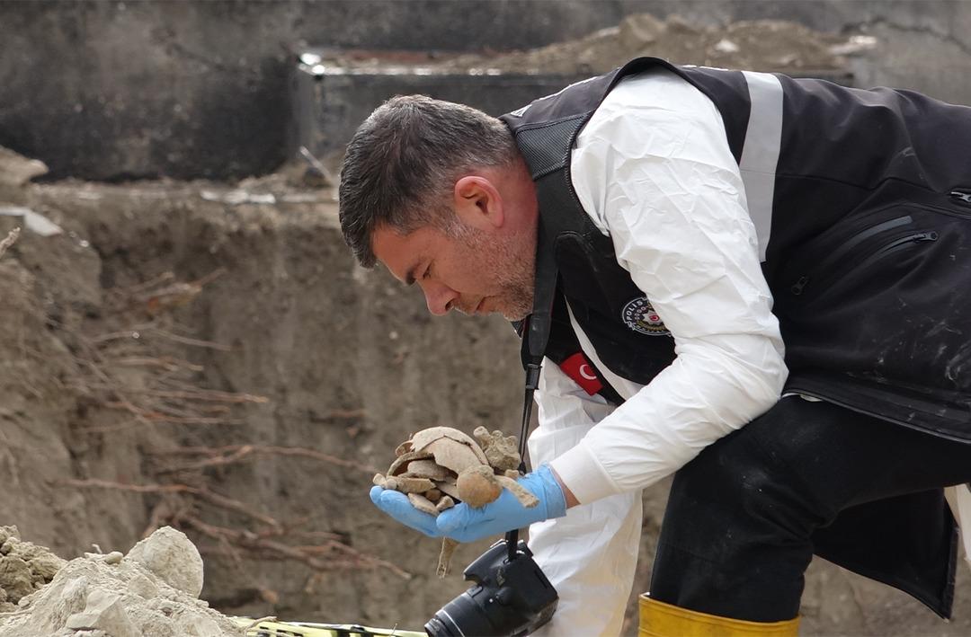 Burdur'da korkutan olay... Ekipler g&ouml;rd&uuml;klerine inanamadı! İnsan kemikleri bulunan alan bakın ne &ccedil;ıktı