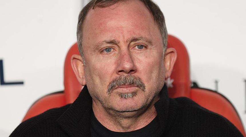 Anlaşamadılar! Beşiktaş'ta Sergen Yalçın çıkmazı bir kez daha reddetti! İşte sebebi...