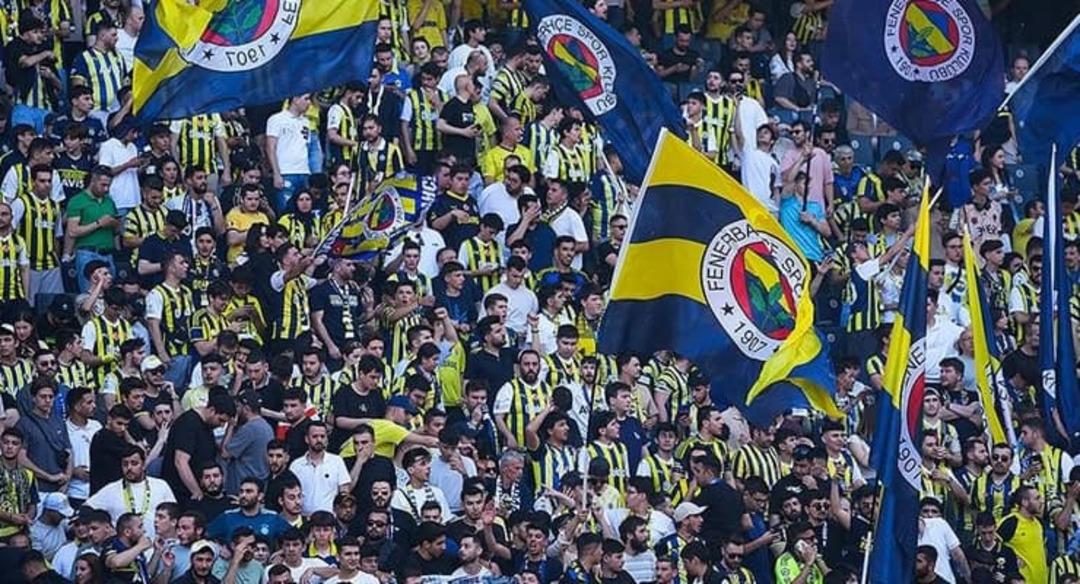 2024-10-30-fenerbahce-taraftar-aa