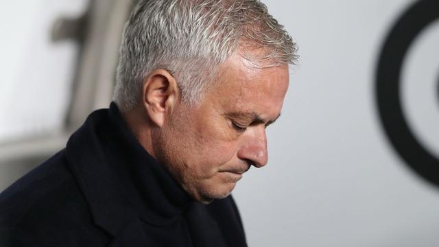 Mourinho Galatasaray ile ilgili o soruyu duyunca çılgına döndü! Canlı yayında röportajı terk etti