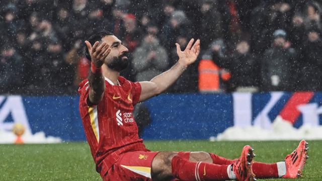 Lider Liverpool, Manchester United ile berabere kaldı