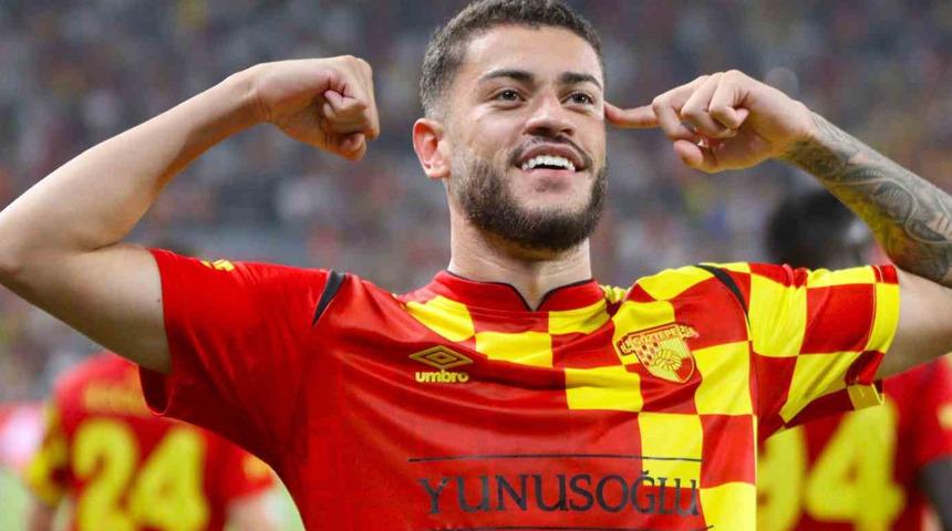 Göztepeli Romulo, 3 büyükler karşısında dikkatleri çekti