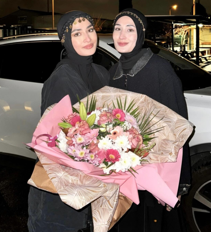 Türkiye'de yaşayacaktı! MasterChef Beyza Fransa'ya döndü çiçeklerle karşılandı! Kız kardeşini ilk kez gösterdi... G3