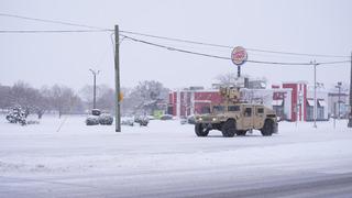 ABD donuyor! Kış fırtınası alarmı: OHAL ilan edilen eyalet sayısı 7'ye yükseldi! Binlerce uçuş iptal edildi