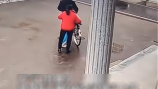 Evin güvenlik kamerasından saniye saniye izledi! Kayınvalide ve kayınpederinin kızına yaptıklarını görünce gözyaşlarını tutamadı