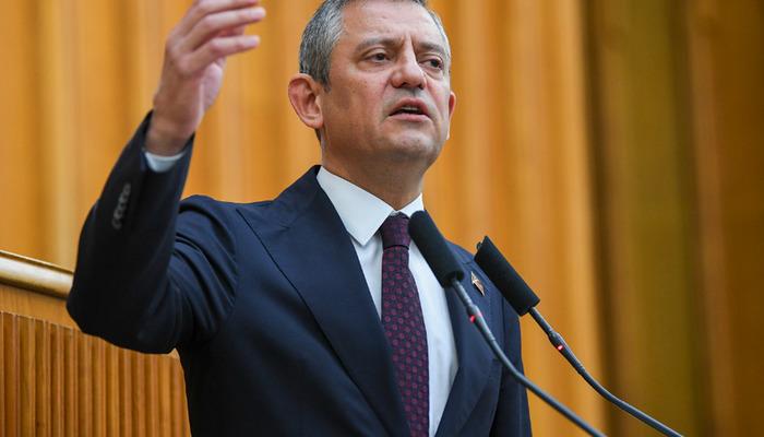 CHP lideri Özgür Özel'den en düşük emekli maaşı tepkisi! Bakan Işıkhan'a yüklendi: Kibir, cehalet, iş bilmezlik...