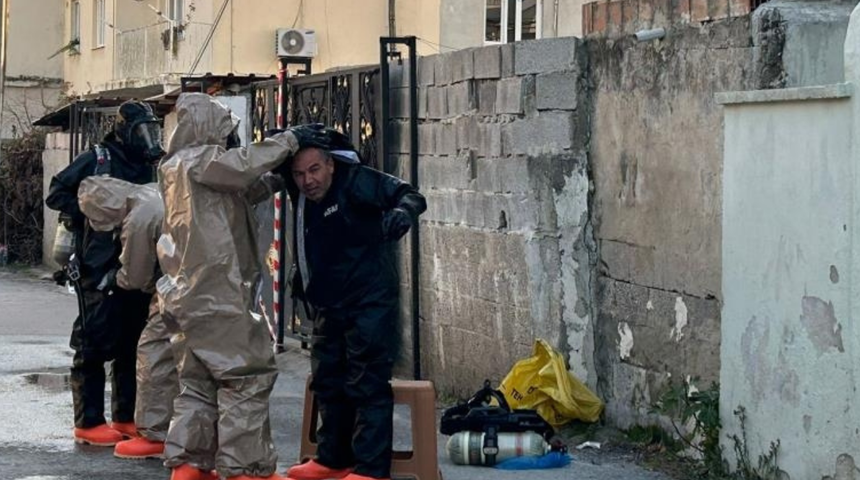 Mersin'de zehirlenme faciası! 2 çocuk hayatını kaybetti ekipler özel kıyafetle eve girdi! Nedeni belli oldu... 