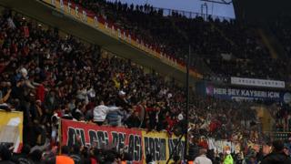 Kayserispor - Galatasaray maçında çıkan olaylar sebebiyle gözaltına alınan 21 taraftar serbest kaldı!