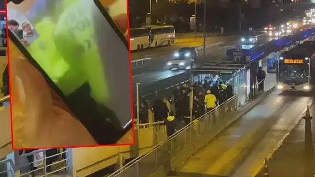 Metrobüste panik anları! Havaya rastgele ateş etti