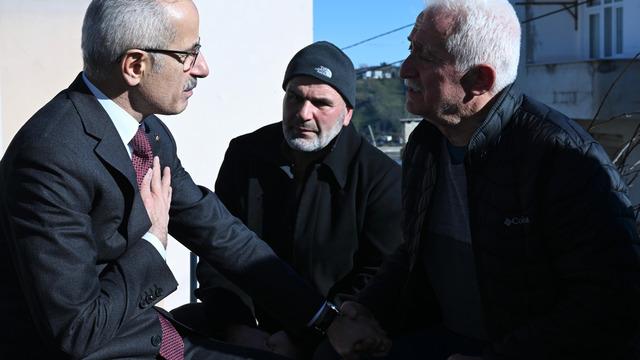 Bakan Uraloğlu PTT çalışanlarına saldırı sonrası Rize’de