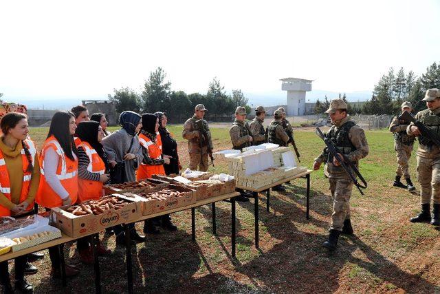 Kilis Belediyesinden Askerlere Yemek İkramı