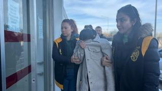 Adana'da otobüs şoförünün karısı tarafından direksiyon başında bıçaklanması kamerada