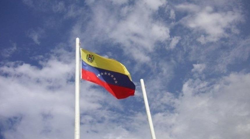 Korkun&ccedil;! 2 dolar i&ccedil;in bir genci &ouml;ld&uuml;r&uuml;p yediler