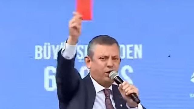 Özel "Büyük sürpriz yapacağız" diyerek duyurmuştu! 'Kırmızı kartlı' erken seçim mesajı sosyal medyada olay oldu