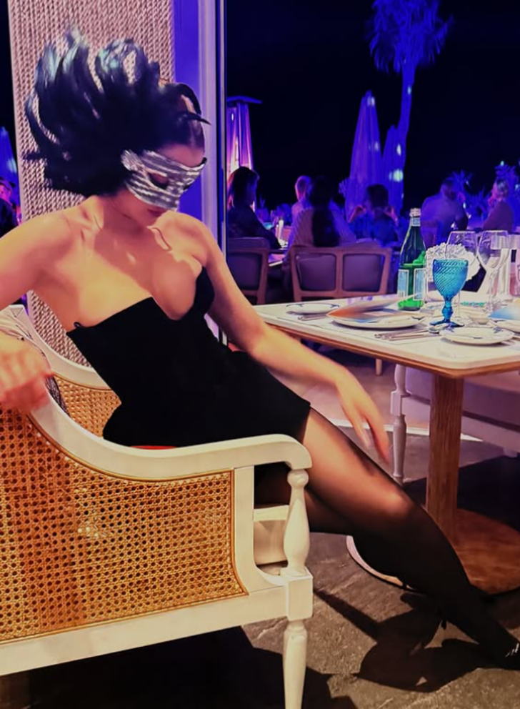 Burcu Özberk Dubai tatilinden pozlarını paylaştı herkes hayran kaldı! 'Türkiye'nin en güzel kadını...' G5