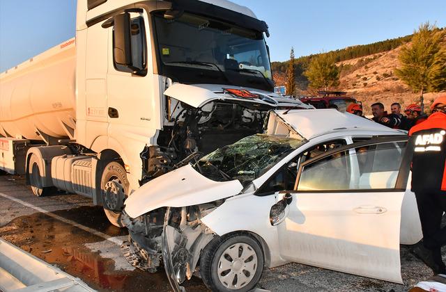 Katliam gibi kaza! Çok sayıda ölü ve yaralı var