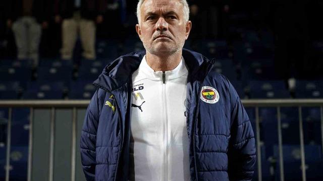 Jose Mourinho'dan futbolcularına uyarı: Öğrenmeliler! Transfer açıklaması...