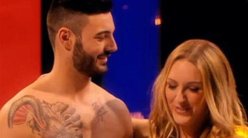 Tepki çeken 'çıplak flört' programı yeniden başladı!