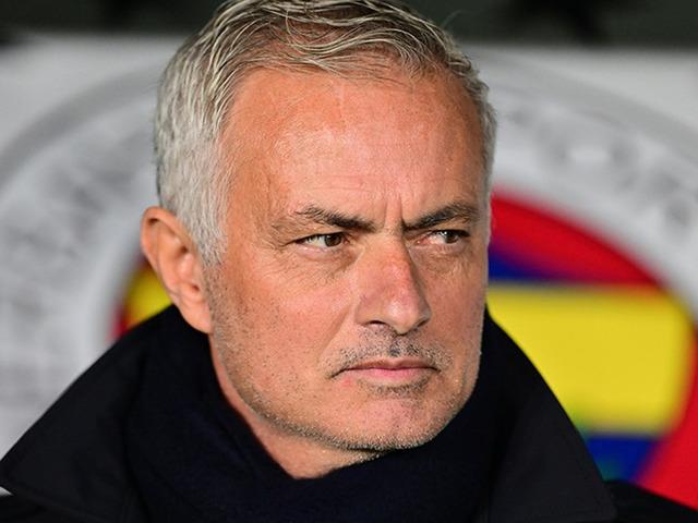 Fenerbahçe stoper transferini bitirme noktasına getirdi!