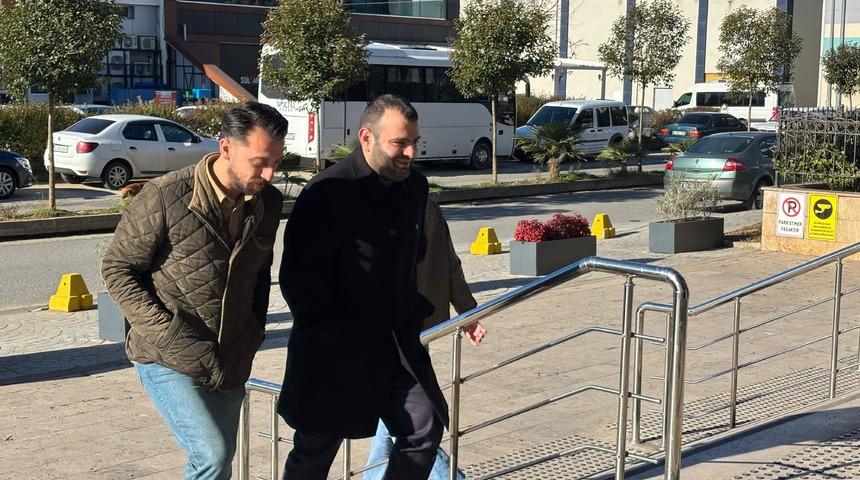 Hrant Dink'in katili Ogün Samast adliyeye gülerek geldi