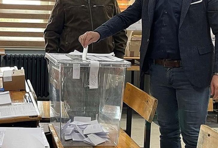 'Yılın ilk anketi' diyerek duyurdular! CHP ile AK Parti oy oranlarında dikkat çeken değişim... Birinin oyları arttı, diğerinin düştü G5