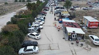 Suriye'de ticaret hareketlendi! 'Avrupa arabaları' diyerek satıyorlar! 3 bin dolarlık otomobiller 15 bin dolardan etiketlendi