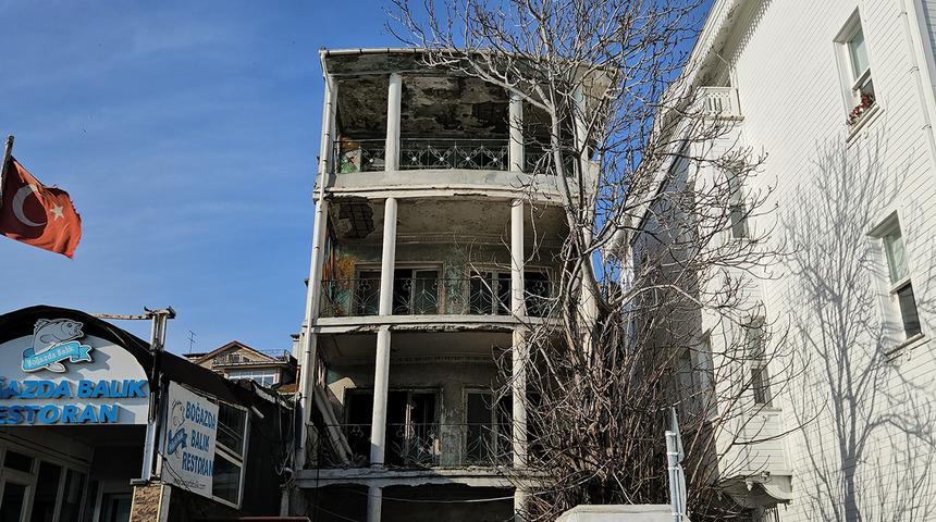 Sarıyer'de tehlike çanları: Asırlık bina halkı tedirgin ediyor! İddialar şaşırttı